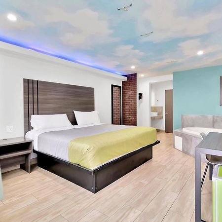 Exclusivo Inn And Suites Lakewood Exteriör bild