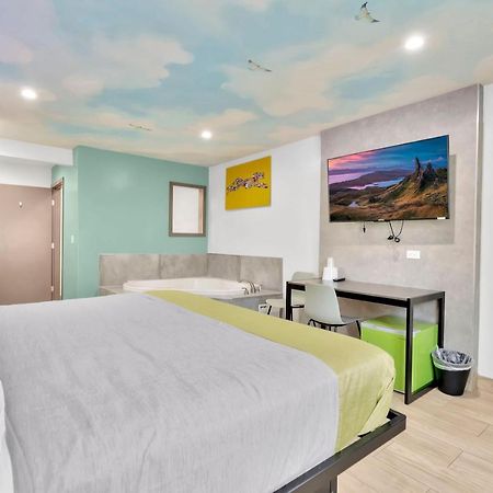 Exclusivo Inn And Suites Lakewood Exteriör bild