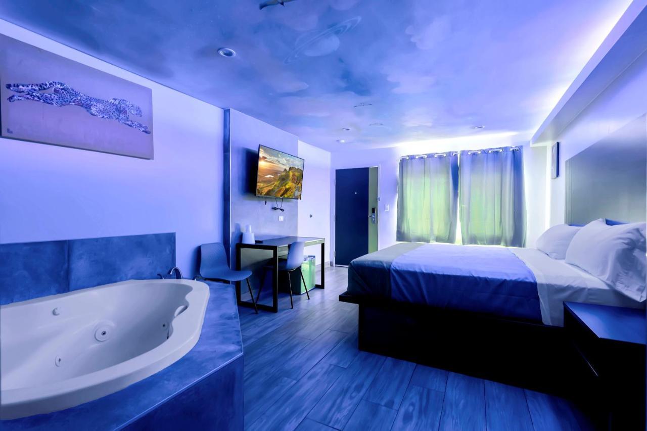 Exclusivo Inn And Suites Lakewood Exteriör bild